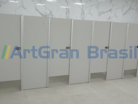 Divisórias Sanitárias em Laminado Estrutural TS - 08