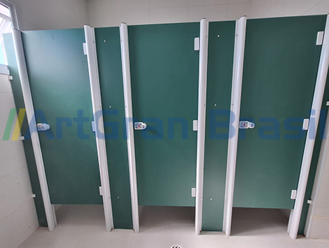 Divisórias Sanitárias em Laminado Estrutural TS - 09