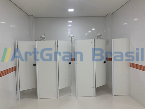 Divisórias Sanitárias em Laminado Estrutural TS - 11